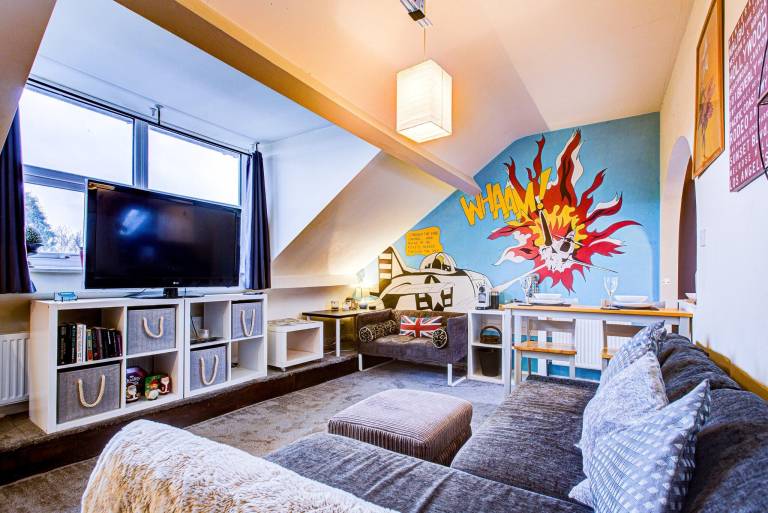 Wonderful rental apartment | Next to the beach | Good for workation | Pets are welcome in Leigh-on-Sea