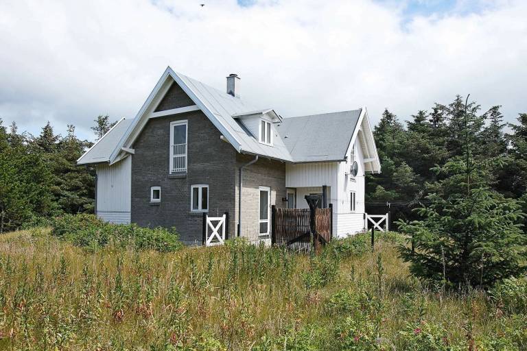 Vacation home with terrace — photo 2