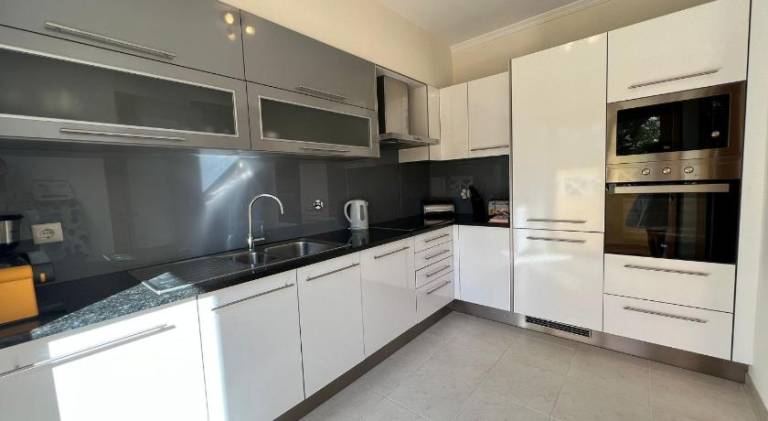 Villa Filipa III - Beachfront with Jacuzzi — photo 4
