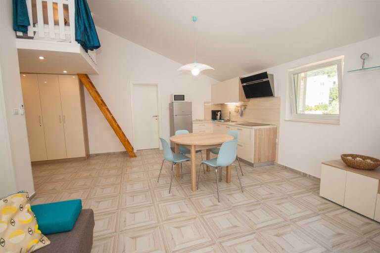 Holiday apartment with terrace — photo 5