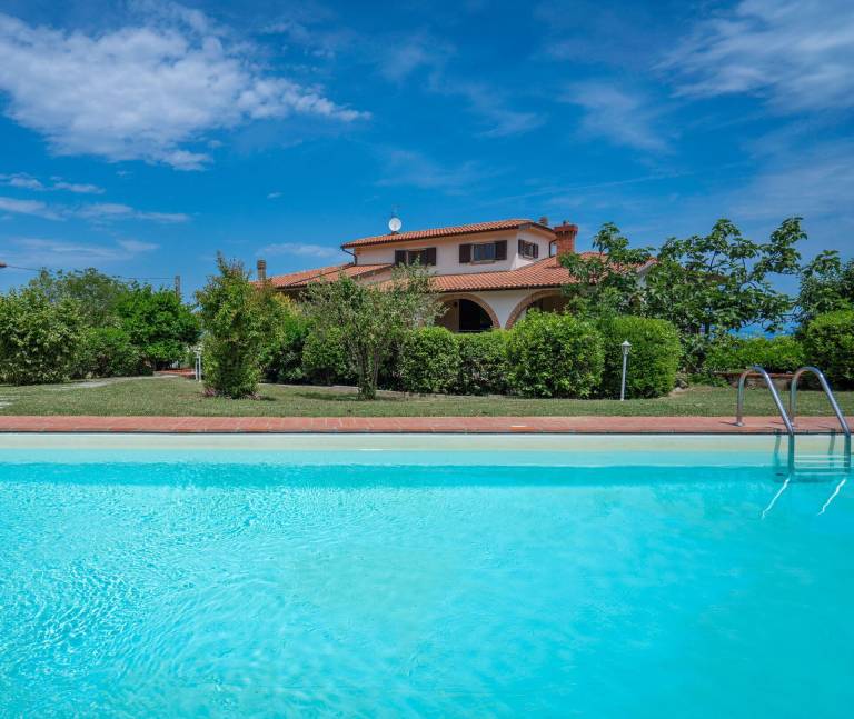 Charming rental with barbeque, terrace & private pool | Pet-friendly — photo 2