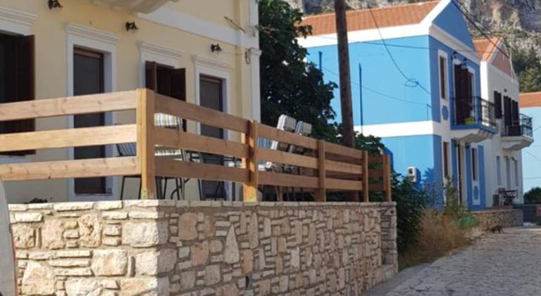 House with patio & barbeque in Rhodes