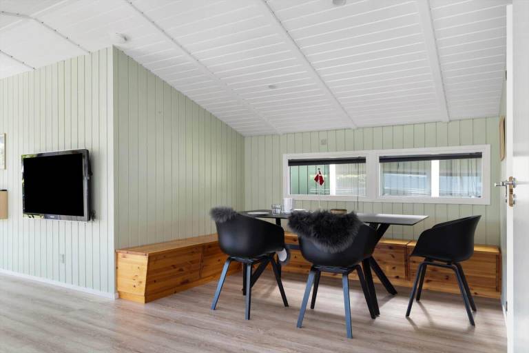 Vacation home with grill, yard & terrace | Sea view — photo 5