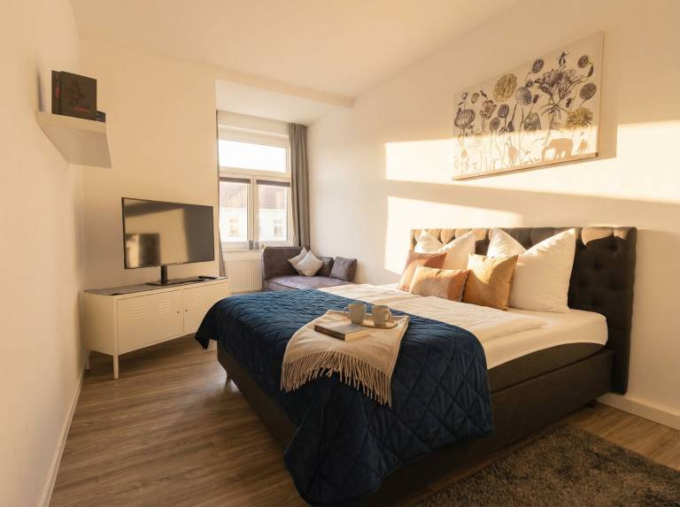 Holiday apartment with yard | City view — photo 3