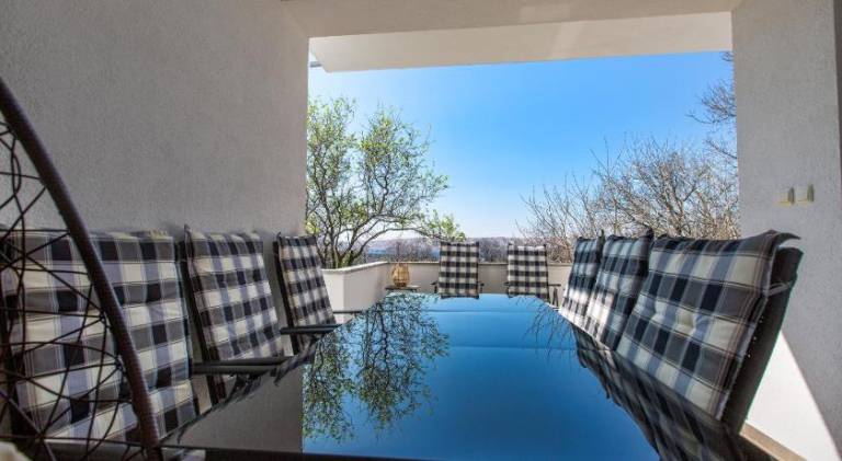 House with hot tub | Pets are welcome — photo 3