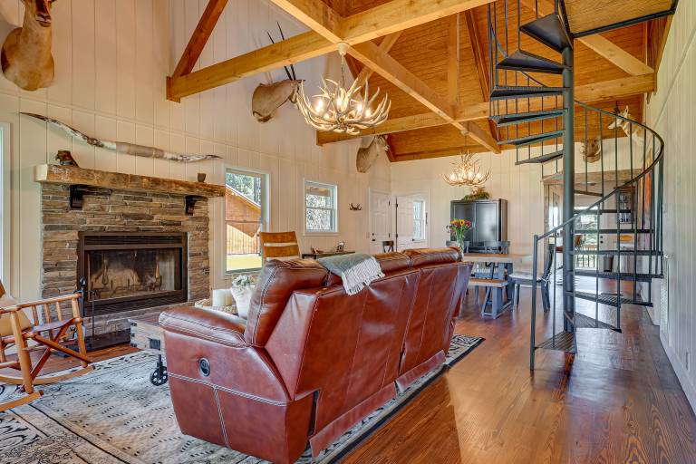 Spacious Alabama Retreat - Deck, Grill & Fire Pit! — photo 5