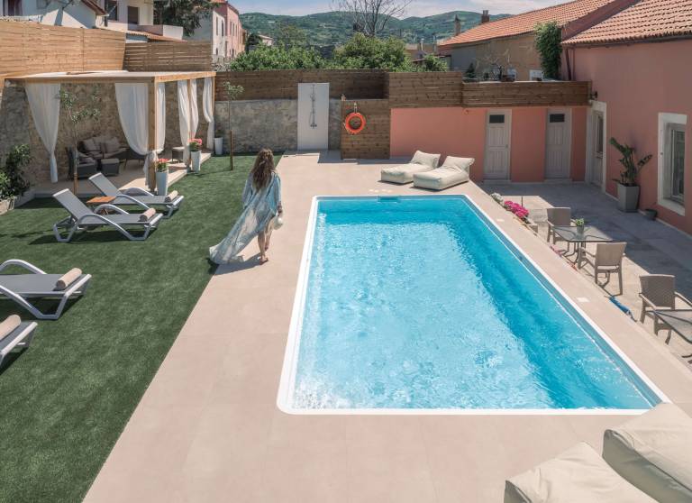 Arhontiko Arhanes Dimitra Suite Gem with Pool