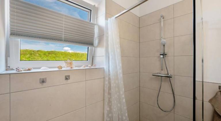 Spacious vacation home with pool | Pets are welcome — photo 3