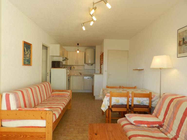 Apartment with 1 room for 4 persons — photo 2