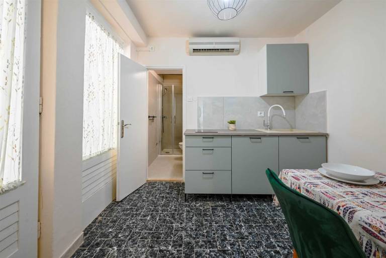 Charming rental apartment with terrace | Pets allowed — photo 3
