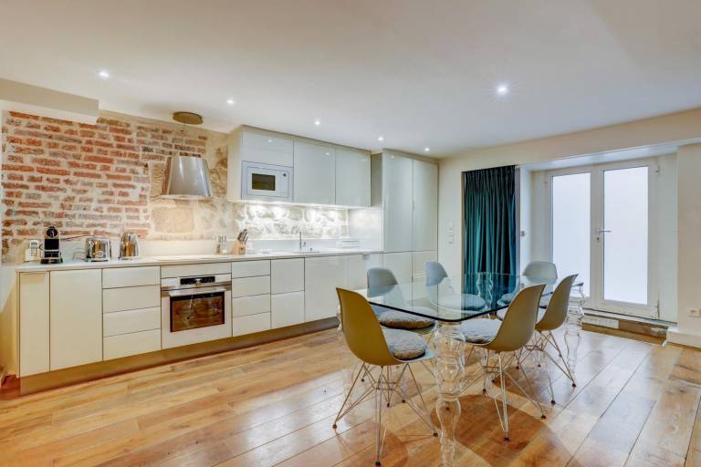 Jardin Priv Gorgeous 3 Bed House in Le Marais — photo 2