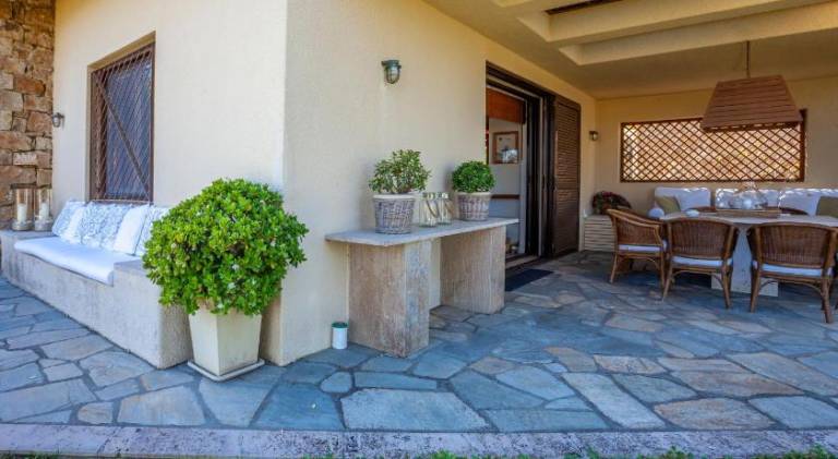 Villa with terrace, yard & private pool — photo 5