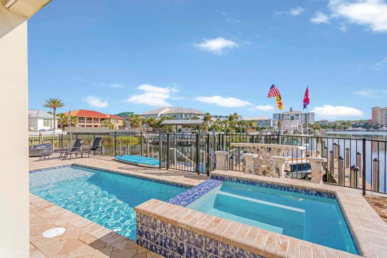 Children-friendly spacious house with hot tub, BBQ & private pool | Sea view | Close to the beach | Dogs allowed — photo 4