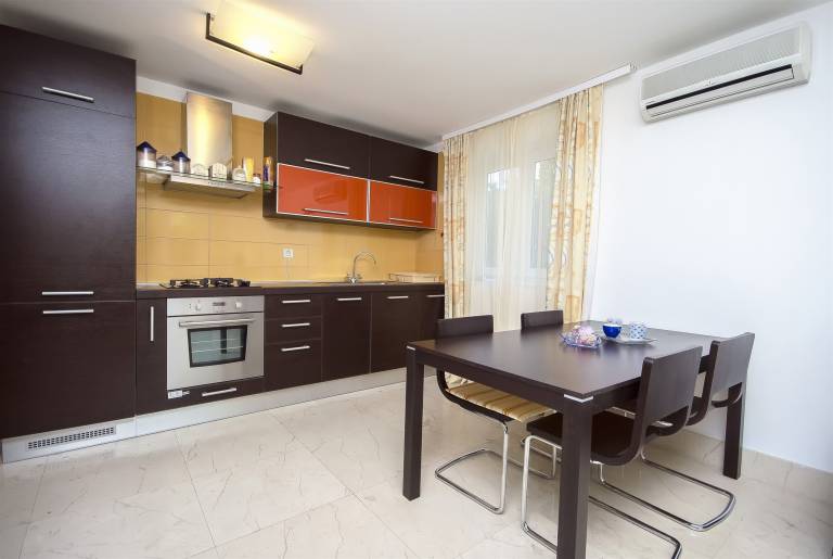Fully equipped charming holiday apartment with patio & grill | Pets allowed — photo 4