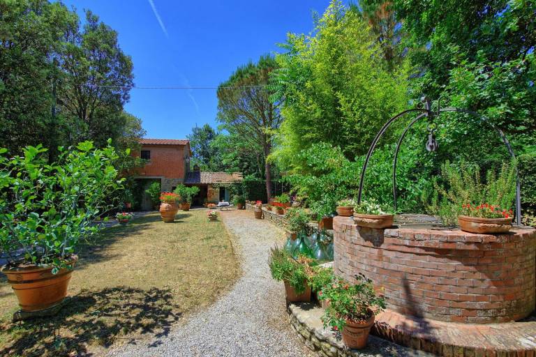 Villa with private pool, terrace & yard — photo 5
