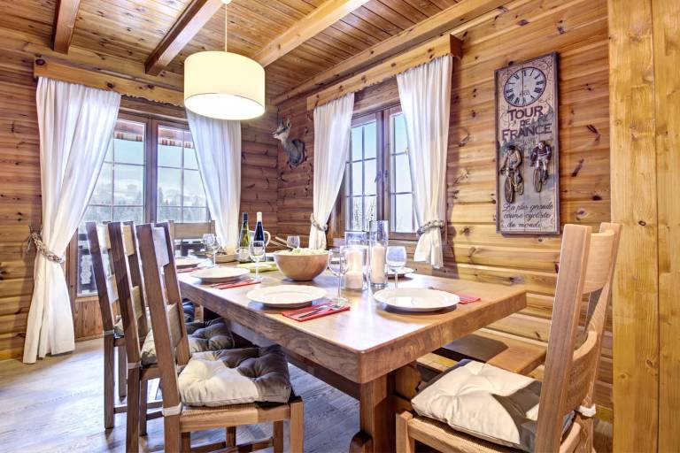 Chalet with terrace & yard — photo 2