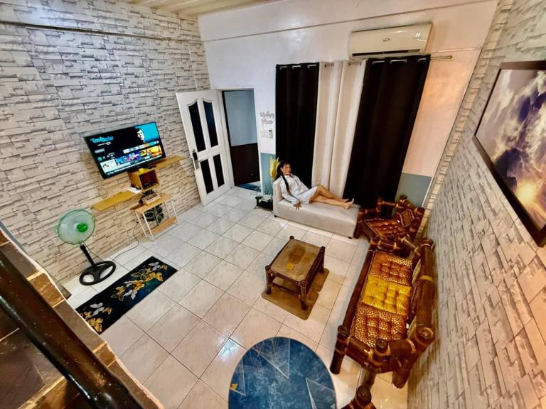 Axon Cozy Modern House B Near The Walking Street in Angeles City