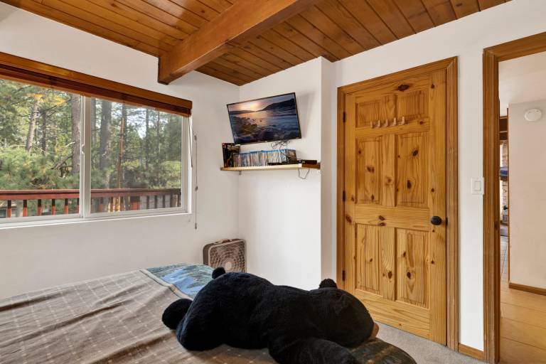Cabin with barbeque & hot tub | Lake view — photo 4