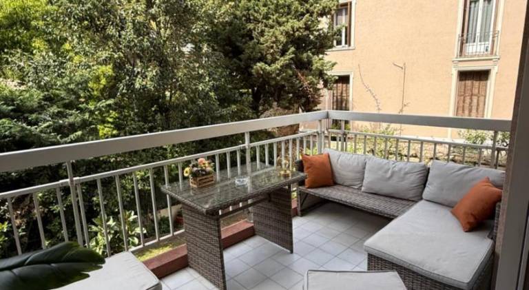 Apartment with patio — photo 5