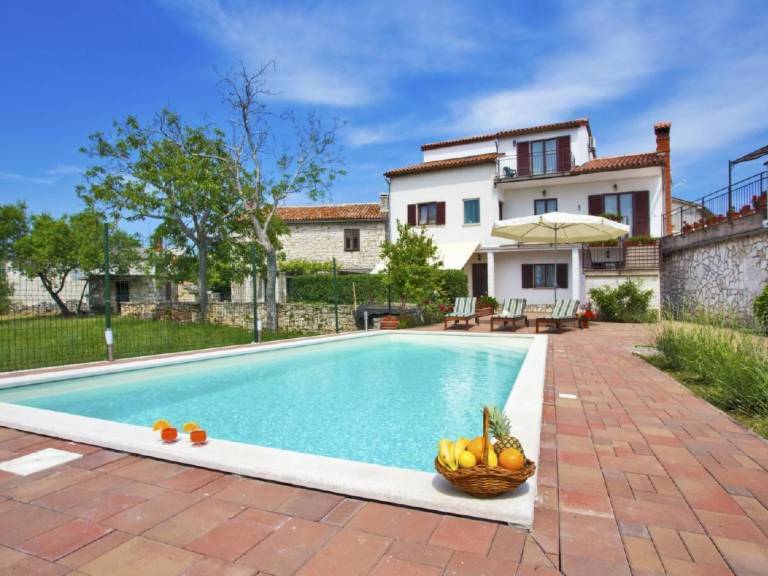 House Krnica, Marčana