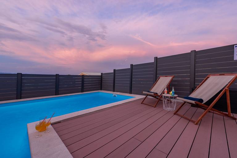 Wonderful villa with private pool, patio & barbeque | Pets allowed — photo 4