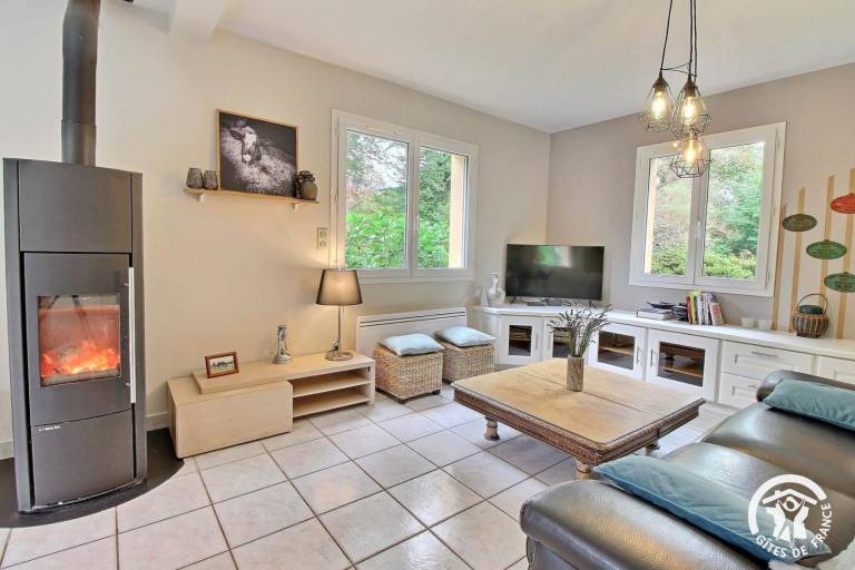 Gite with patio, yard & barbecue — photo 4