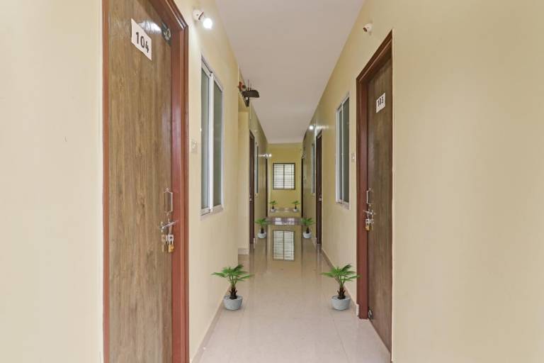 Hotel O Dk Reddy Square