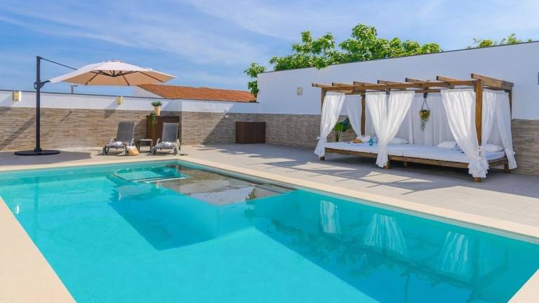 Villa  Almayate