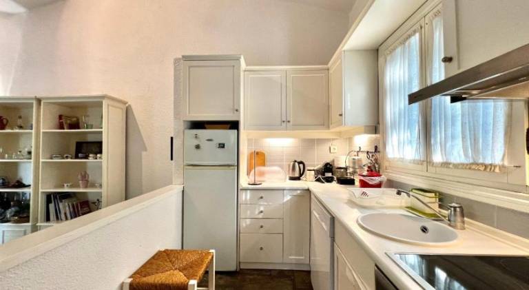 Fully equipped villa with barbeque, yard & pool | Dogs allowed — photo 3