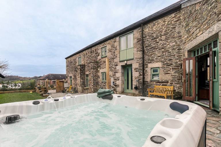 Atemberaubende K&uuml;stenscheune mit Whirlpool