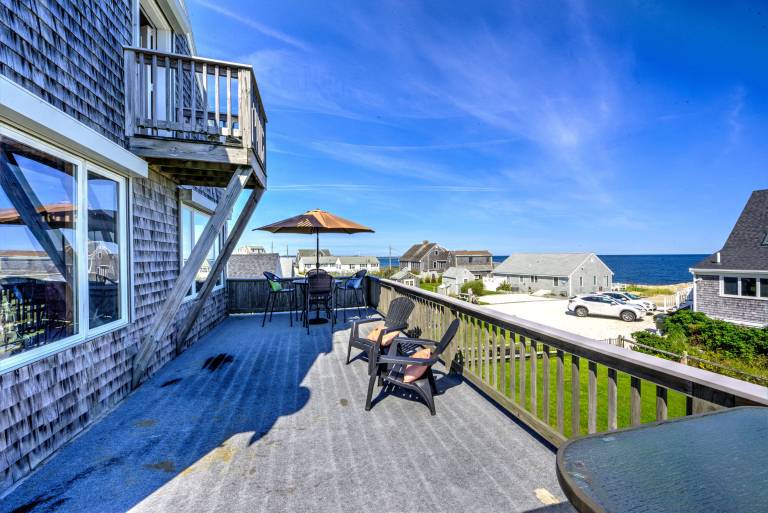 Children-friendly beautiful vacation home with patio & barbeque | Beach view | Beach nearby | Pets allowed — photo 4