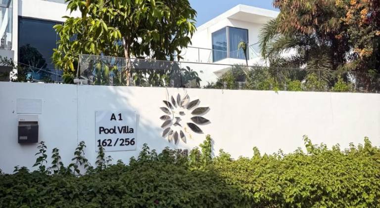 Luxury 6 Bedroom Private Pool Villa in Palm Springs Pattaya in Pattaya