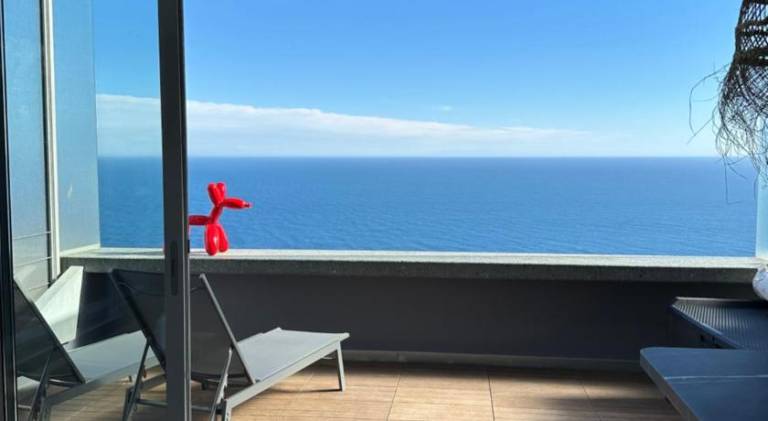 Apartment with pool in Èze