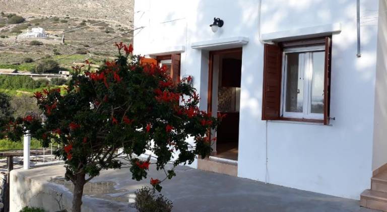 Apartment with patio & garden | Pets allowed — photo 4