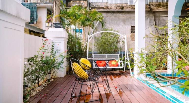 Villa with pool & patio — photo 4