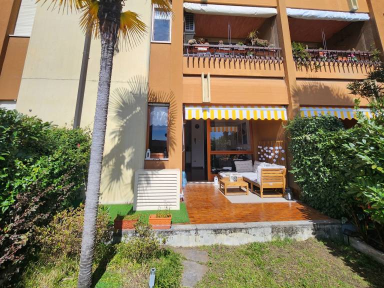 Apartment with terrace & yard | Pet-friendly — photo 3