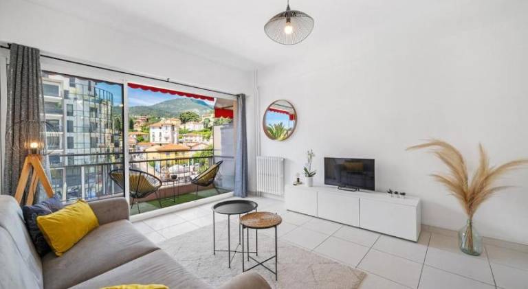 LE SERENITY - Proche Gare - Hyper Centre Terrasse in Menton