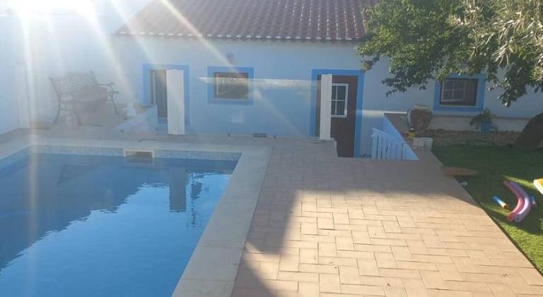 House with pool — photo 4