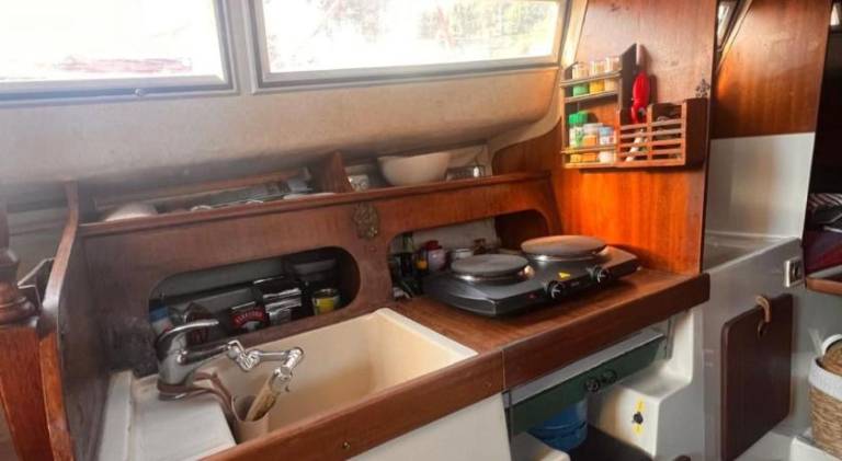 Boat with patio & BBQ — photo 3