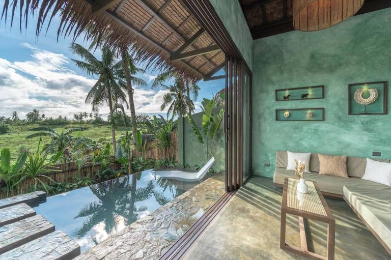 Villa with pool & garden in General Luna