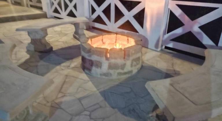 Lodge with hot tub, pool & garden | Dogs allowed — photo 3