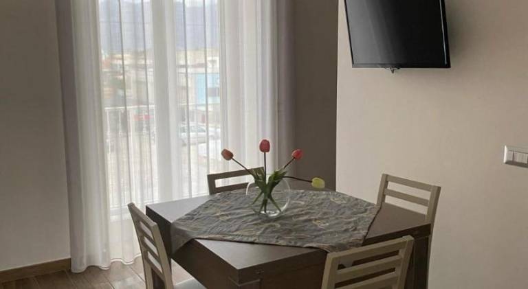 Rental apartment with terrace & garden — photo 5