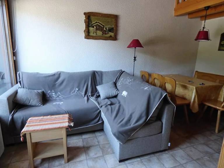 Apartment with garden — photo 3