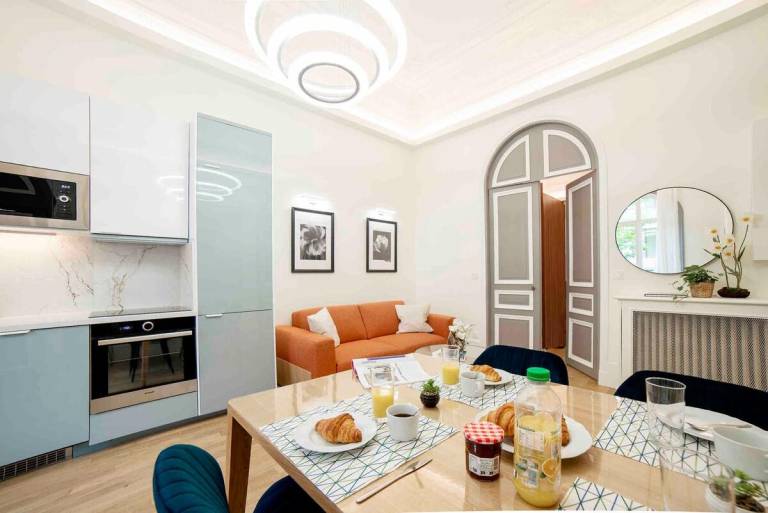 House | Next to Arc de Triomphe — photo 4