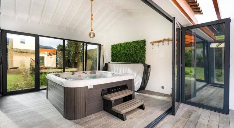 150 m&sup2; Villa