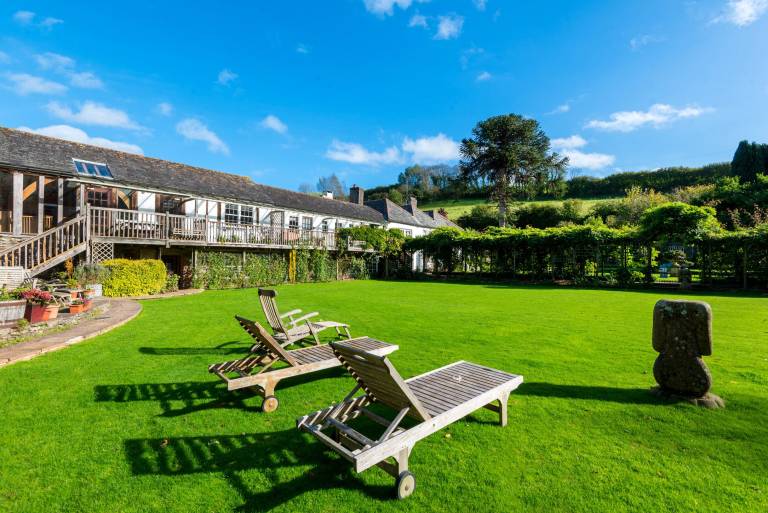 Cottage with sauna & pool in Paignton