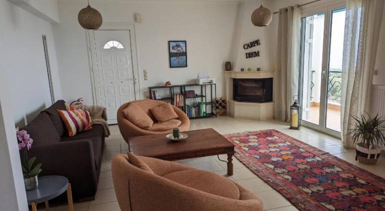 Fully equipped villa with yard, grill & patio | Dogs allowed — photo 2