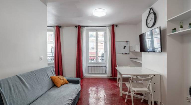 Holiday apartment with 1 room for 6 persons in Bagnolet