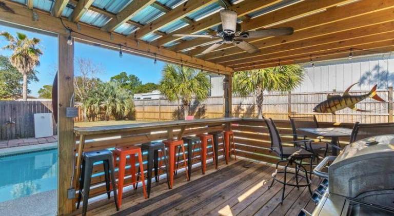 Vacation home with pool | Good for workation | Pet-friendly — photo 4