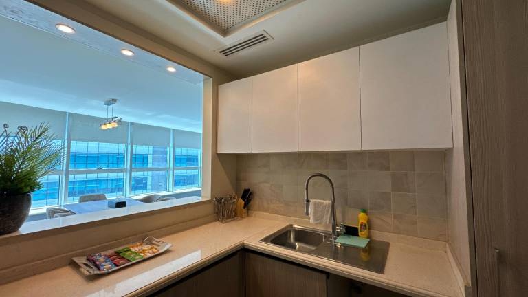 Apartment F-8/4